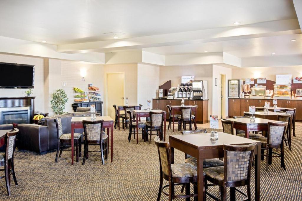 Ramada By Wyndham Prince Albert Exterior photo