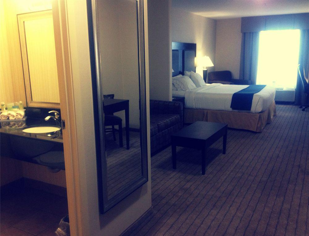 Ramada By Wyndham Prince Albert Exterior photo